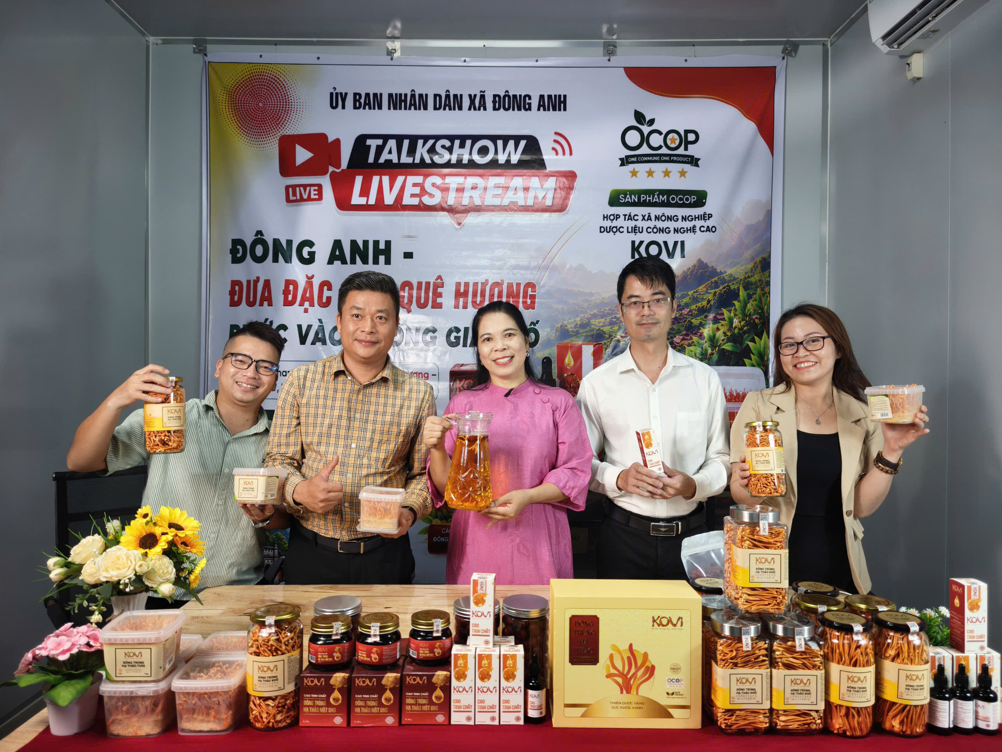 Đông Anh: Lãnh đạo xã "lên sóng" kể chuyện đặc sản quê hương
